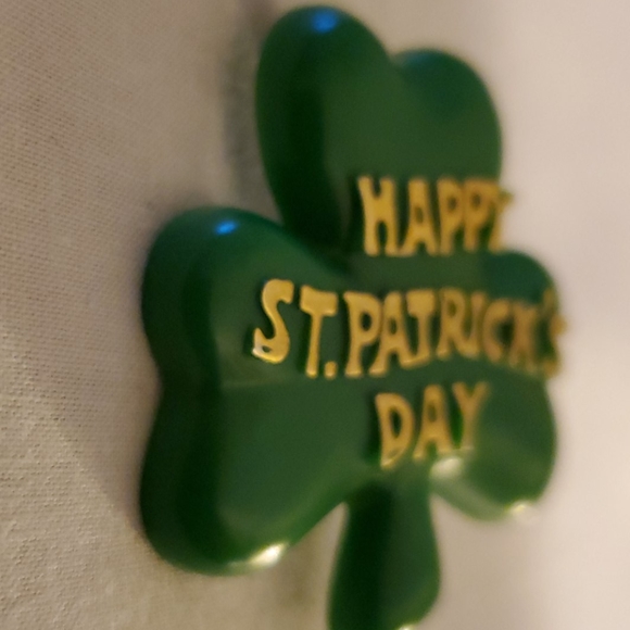 Happy St. Patrick's Day Pin - Picture 2 of 7